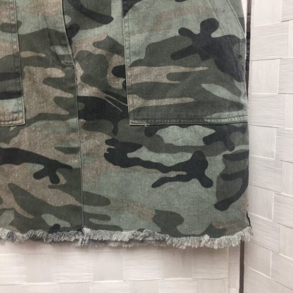 item ditto camo mini skirt size medium - Picture 5 of 11